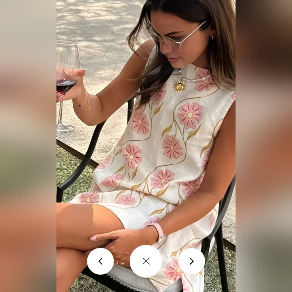 Elegant White Dress with Pink Floral Design XL